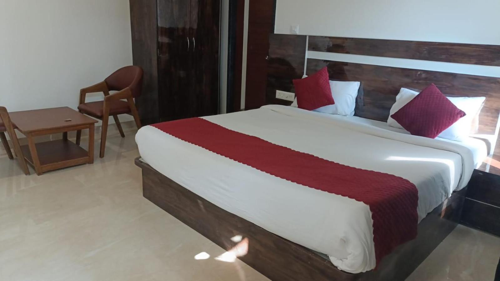 Mountain Hill Resort Lonavala Ngoại thất bức ảnh